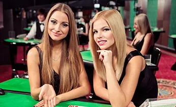 Sòng bạc trực tiếp (Live Casino) với người chia bài thật tại 88day đăng nhập